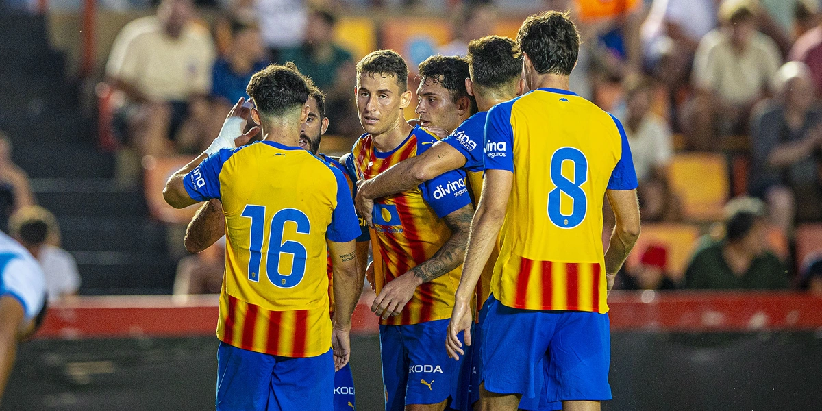 Diego-Lopez-Selamatkan-Valencia